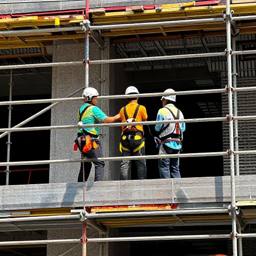 Melhores Dicas para Alugar Andaime Fachadeiro com Segurança e Custo Benefício Ideal